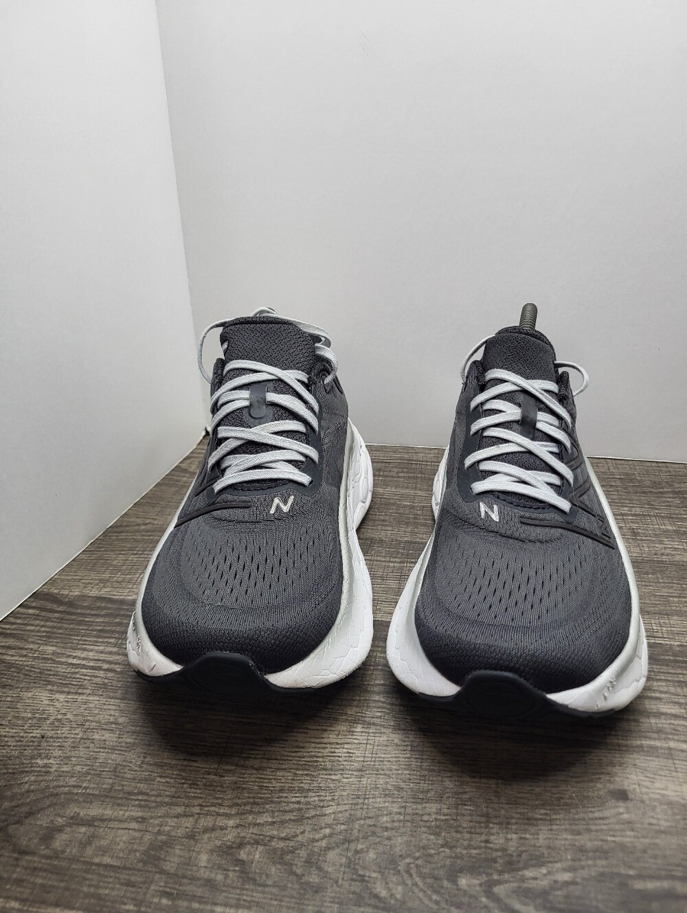New Balance Fresh Foam X More V4 Women's Running Shoes Grey White Sneakers 9.5 D - Picture 4 of 10